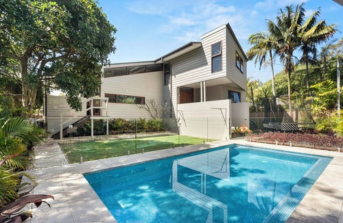 Newport House | Walk to everything - The Ultimate Beach Holiday home