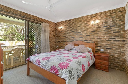 Point Lookout House | Walk to several beaches and adjacent to bush walking tracks.