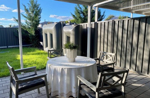 Tranmere House | Walk to Shops & Dining, 3 Baths, Sleeps 8, Ideal Location in Tranmere Adelaide.