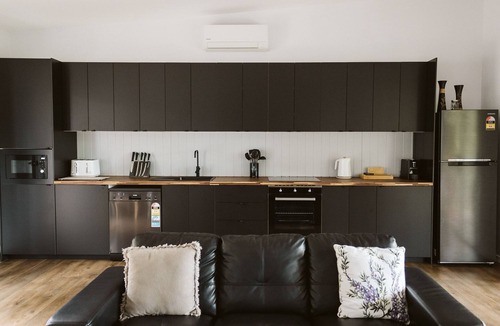 North Maleny House | Wallaby - Private 2 Bedroom, 2 Bathroom House Overlooking Ponds and Parkland