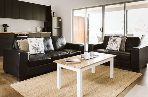 North Maleny House | Wallaby - Private 2 Bedroom, 2 Bathroom House Overlooking Ponds and Parkland
