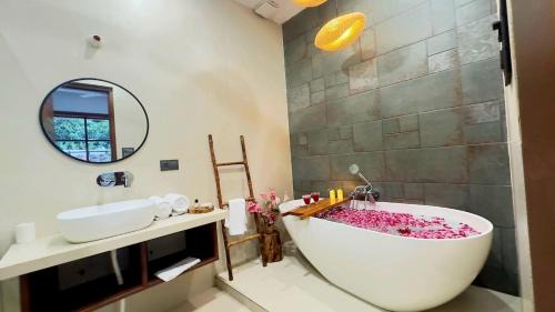 Garjia Villa | Walnut Villa - Barefoot Homestays Jim corbett