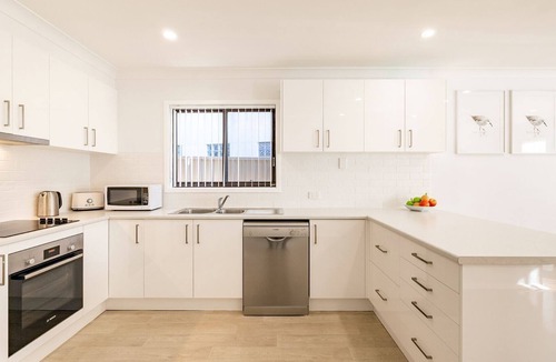 Salamander Bay House | Warada, 30 Waratah Avenue - air con , boat parking & pet friendly
