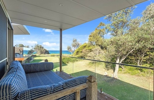 Culburra Beach House | Warrain Beach House - 3pm Checkout in NON peak periods