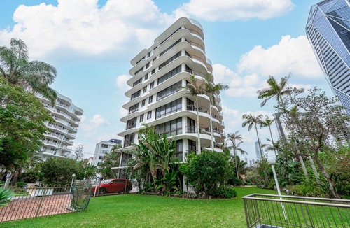 Surfers Paradise Apartment | Warringa Surf Holiday Apartments