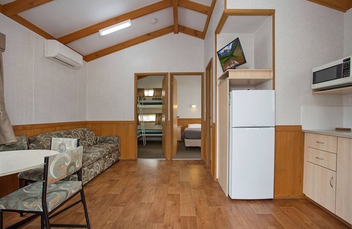 Warrnambool Hotel | Warrnambool Motel and Holiday Park