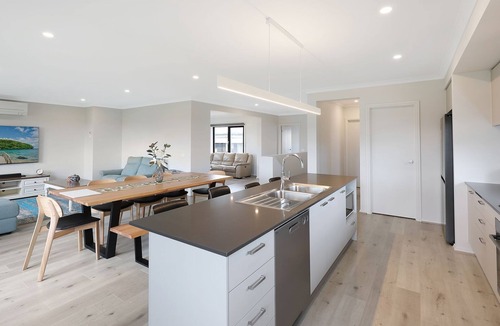 Warrnambool House | Warrnambool Ocean Breeze