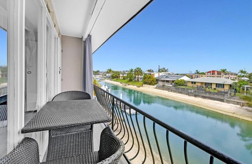 Broadbeach Waters Apartment | Waterfront 2-Bedroom Unit Walking to GC Convention