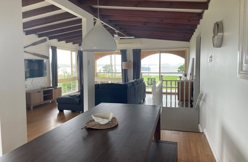 Greenwell Point House | Waterfront 3 bedroom House (Pet Friendly)