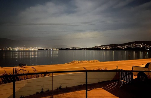 Howrah House | Waterfront 3 Bedroom House 10 min From Hobart