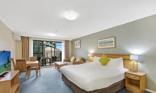 The Entrance Apartment | Waterfront Apartment 216