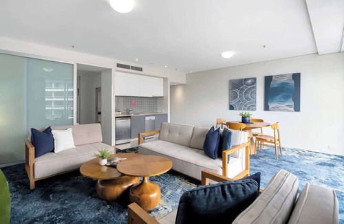 Cairns Central Business District Apartment | Waterfront at Harbour Light—Generous Space & Views
