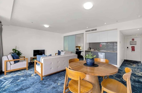 Cairns Central Business District Apartment | Waterfront at Harbour Light—Generous Space & Views