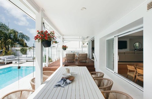 St Huberts Island House | Waterfront Retreat. Pool. Sleeps 6