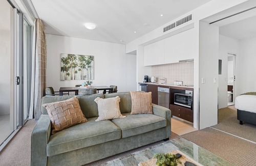 Cairns Central Business District Apartment | Waterfront Bliss Harbour Lights I Gym City