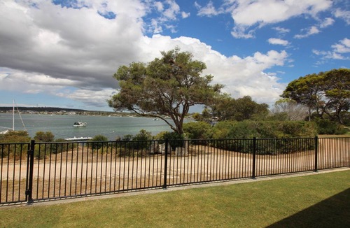 Lake Wangary House | Waterfront Bliss on the Oyster Walk - Perfect for Families and Fishing Groups