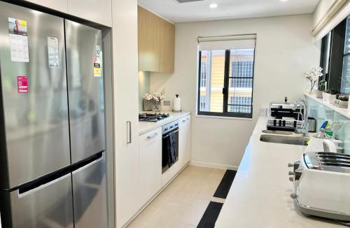 Darwin City Centre Apartment | Waterfront Escape 2Bdr, Wavepool, Restaurants