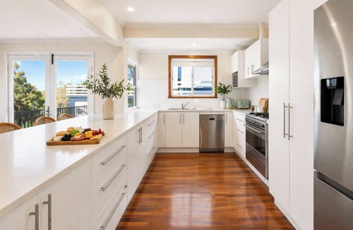 Dawesville House | Waterfront Escape with Sunset Views & Kayaks