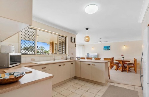 Bongaree House | Waterfront Mai House