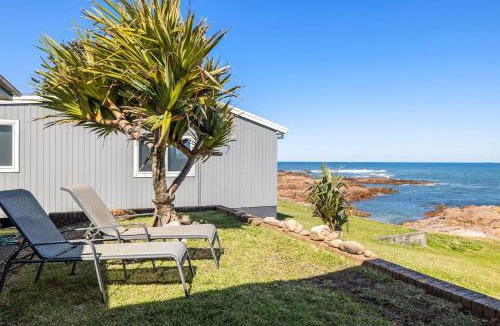 Anna Bay House | Waterfront Ocean Cottage