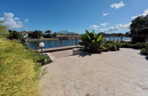 South Yunderup House | Waterfront Retreat | Private Spa & Jetty | Family & Pet-Friendly Getaway