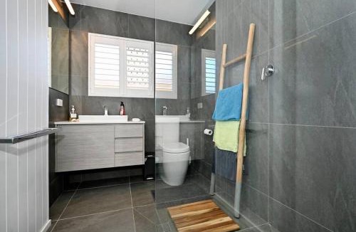 Warana House | Waterfront Stylish Luxury, Light, Relaxed