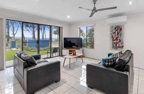 Tin Can Bay House | Waterfront Townhouse