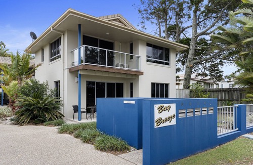 Tin Can Bay House | Waterfront Townhouse