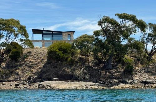 Primrose Sands House | Waterfront 'Tupelo' with Sauna on Primrose Point