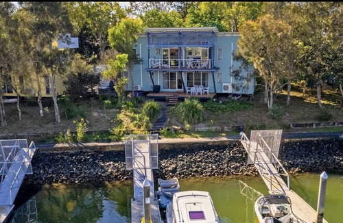 Gold Coast Villa | Waterfront Villa - Boat Berth - Couran Cove Resort - South Stradbroke Island