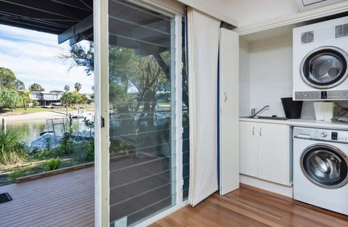 Gold Coast Villa | Waterfront Villa - Boat Berth - Couran Cove Resort - South Stradbroke Island