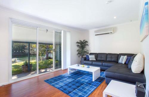 Lake Conjola House | Waterfront Wonder - lakeside home w. private jetty