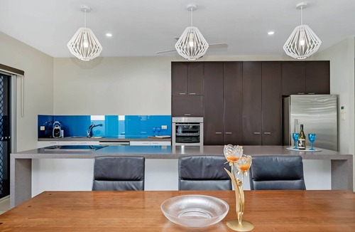 Douglas House | Waterlily Haven | 4BR Home + BBQ + Parking