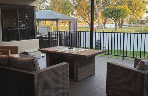 South Yunderup House | Waterlink Retreat - canal views with easy access to both the canal and the river