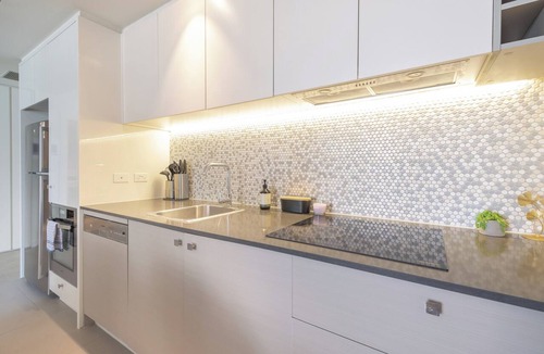 Docklands Apartment | Waterside Docklands 1BR apt with Pool WIFI Parking