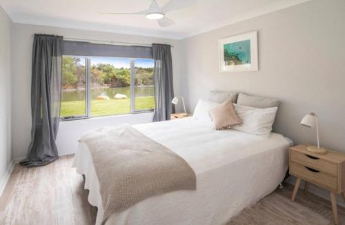 Wilyabrup House | Waterside Wilyabrup - Lake View - Family Friendly