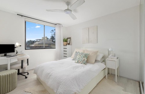 Balmain Apartment | Watersong - Tranquil Harbourfront & Island Panorama
