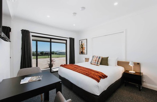 Central Mudgee House | Wattle and Gum Suite A Stylish Boutique style Stay