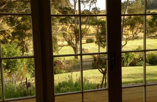 Wattle Grove House | Wattle Grove Homestead- Huon River Views