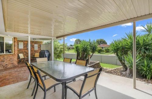 Eli Waters House | Wattlebird Lane - Sunny Family Friendly Abode