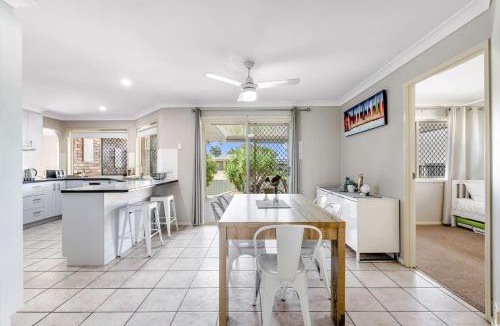 Eli Waters House | Wattlebird Lane - Sunny Family Friendly Abode