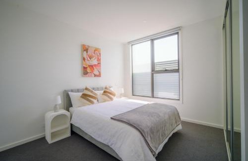 Mulgrave House | Waverley Gardens Modern 3BR Home - Pet Friendly & Parking