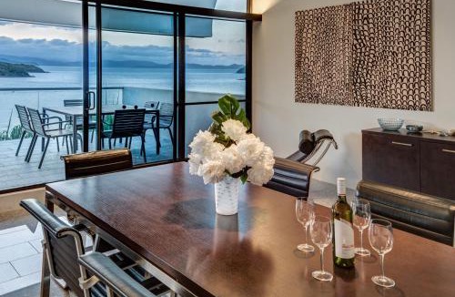 Hamilton Island House | Waves 3 Luxury 3 Bedroom Endless Ocean Views Central Location + Buggy