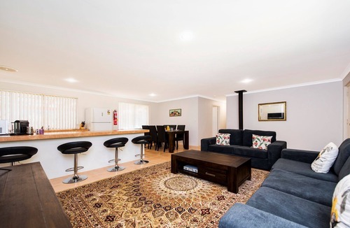 Guilderton House | Waves And Moore - Beautifully presented home