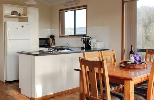 Duncan Cottage | Waves and Wildlife