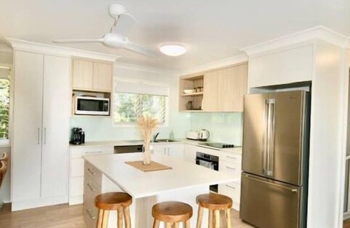 Woodgate House | Waves at your Back Door on Theodolite Creek Drive