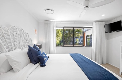 Parrearra House | Waves Beachy Riverside Style near Warana Foreshore