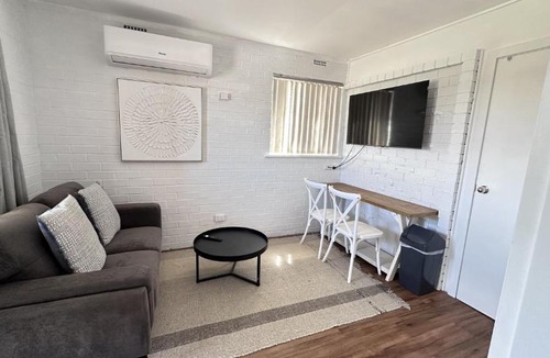 Tarcoola Beach Hotel | Waves Geraldton