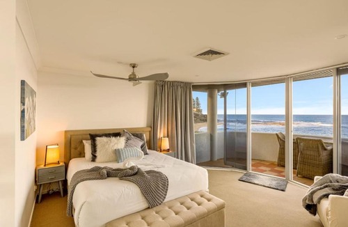 Blue Bay House | Waveshine at Blue Bay - Beachfront Bliss