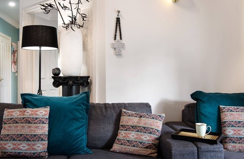 Hepburn Springs Apartment | Websters-Spa bath, gas log fire set amongst native bush land